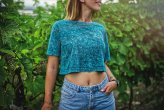 DÁMSKÝ CROP TOP S KRÁTKÝM RUKÁVEM S IKONAMI