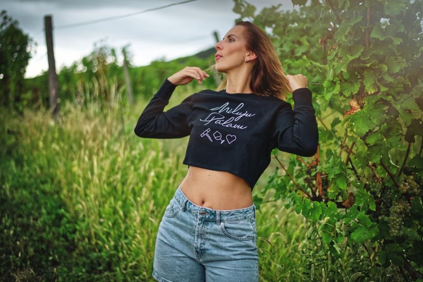 DÁMSKÁ MIKINA CROP S LOGEM MILUJU PÁLAVU
