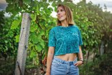 DÁMSKÝ CROP TOP S KRÁTKÝM RUKÁVEM S IKONAMI