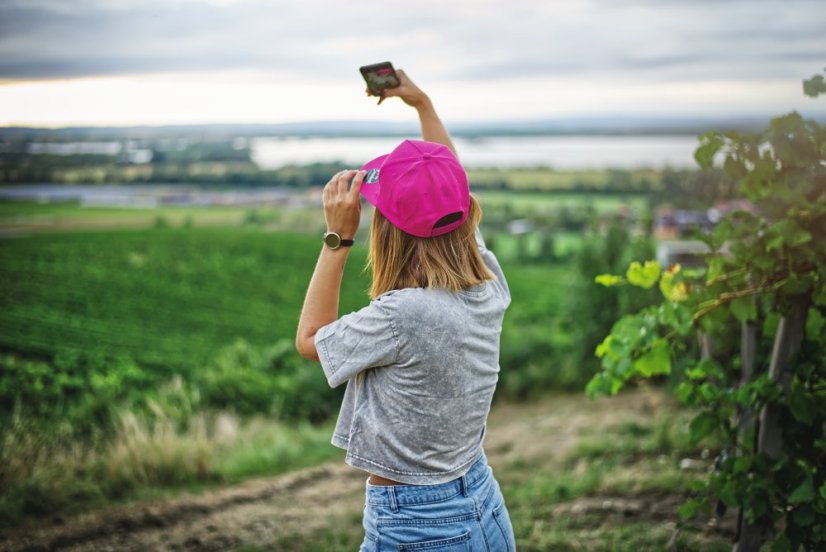 CROP TOP S KRÁTKÝM RUKÁVEM - Velikost: XL