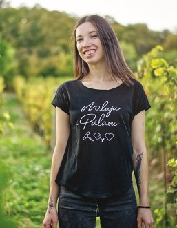 ČERNÉ DÁMSKÉ TRIČKO S KRÁTKÝM RUKÁVEM S ORIGINÁLNÍM NÁPISEM MILUJU PÁLAVU