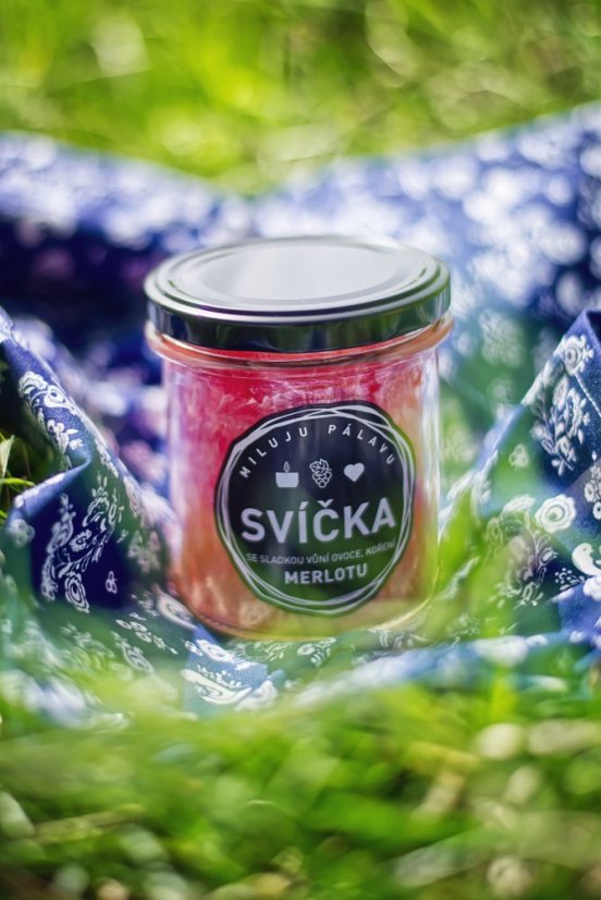 SVÍČKA MERLOT A KOŘENÍ
